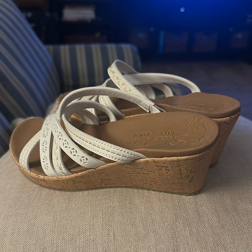 Skechers White Tan Sandals with Adjustable Straps and Contoured Footbeds - Picture 2 of 6